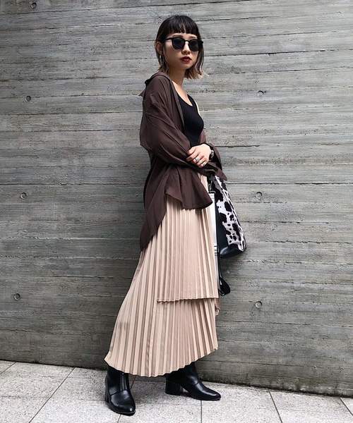 PAGEBOY（ページボーイ）の「ラッププリーツレイヤースカート（スカート・レディース・ブラック/グレイッシュベージュ・FREE）」の13枚目の写真