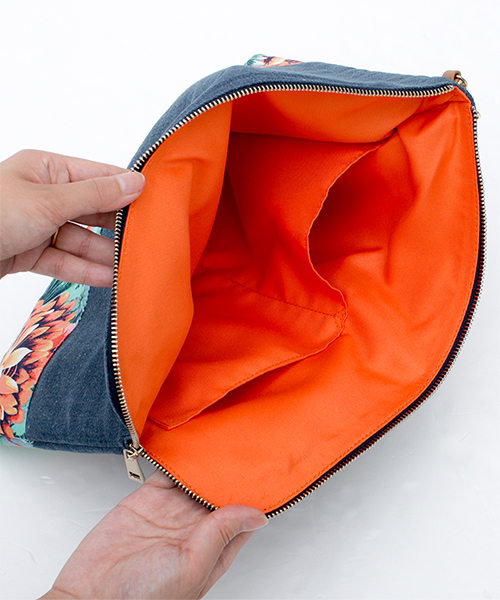 NANO universe（ナノユニバース）の「リゾート柄クラッチ 3点セット（クラッチバッグ・レディース・ブラウン/ベージュ/ブルー・FREE）」の4枚目の写真