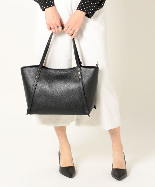 MARCO BIANCHINI(マルコビアンチーニ)の「MARCO BIANCHINI:スタッズトート◇(トートバッグ・レディース・ブラック/ベージュ・ONE SIZE)」の1枚目の写真