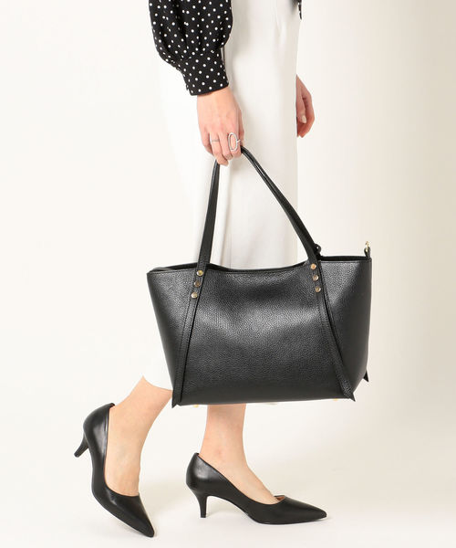 MARCO BIANCHINI(マルコビアンチーニ)の「MARCO BIANCHINI:スタッズトート◇(トートバッグ・レディース・ブラック/ベージュ・ONE SIZE)」の5枚目の写真