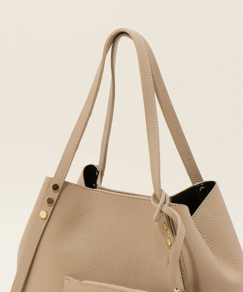 MARCO BIANCHINI(マルコビアンチーニ)の「MARCO BIANCHINI:スタッズトート◇(トートバッグ・レディース・ブラック/ベージュ・ONE SIZE)」の10枚目の写真