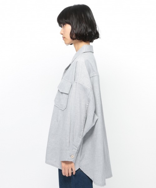 LAKOLE(ラコレ)の「コットンネルオーバーサイズシャツ / LAKOLE(シャツ/ブラウス・レディース・ライトグレー/カーキ/アイボリー・SMALL/MEDIUM)」の14枚目の写真
