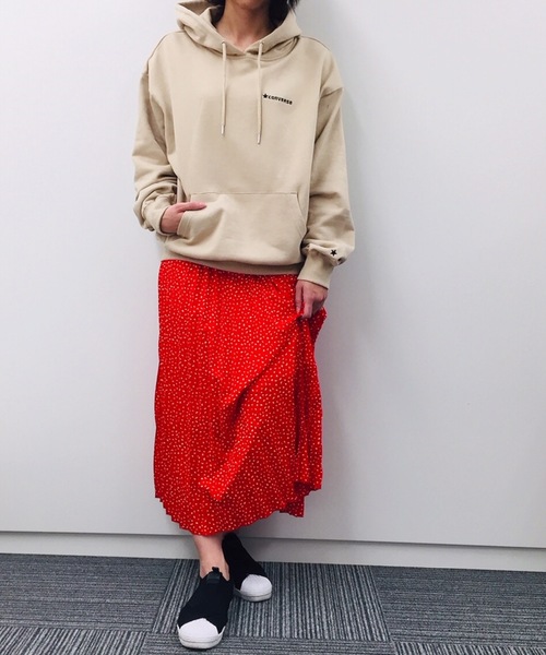 CONVERSE(コンバース)の「【CONVERSE / コンバース】裏毛コーポレートロゴ刺繍プルパーカー/レディース プルオーバー フード ドロップショルダー オーバーサイズ ビッグシルエット(パーカー・レディース・ホワイト/ベージュ/ブラック・MEDIUM/LARGE)」の6枚目の写真