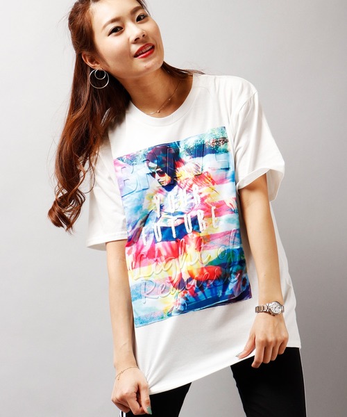 in the attic(インジアティック)の「【in the attic】フォトプリント半袖Tシャツ(Tシャツ/カットソー・メンズ・ホワイト/ブラック/ベージュ/マルチ/ホワイト系その他/ブラック系その他/ベージュ系その他/ホワイト系その他2/ブラック系その他2/ホワイト系その他3/ブラック系その他3/ホワイト系その他4/ブラック系その他4/ホワイト系その他5/ブラック系その他5・M/L)」の4枚目の写真