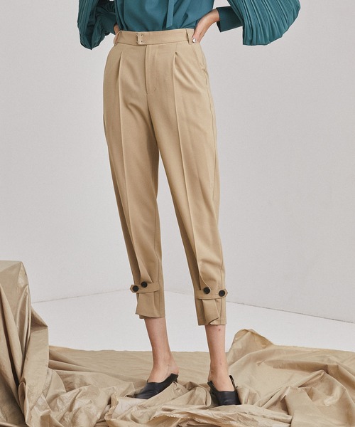 UNITED TOKYO（ユナイテッドトウキョウ）の「アンクルストラップフォック セットアップ パンツ（その他パンツ・レディース・ブラック/ベージュ/ワインレッド・1/2）」の2枚目の写真