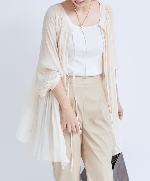 DouDou（ドゥドゥ）の「マジョリカバックリボンチュニックブラウス（シャツ/ブラウス・レディース・ライトグレー/ブラック/オフホワイト・FREE）」の2枚目の写真