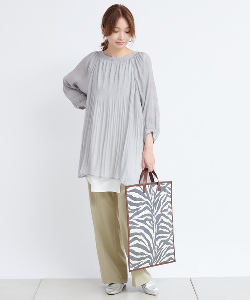 DouDou（ドゥドゥ）の「マジョリカバックリボンチュニックブラウス（シャツ/ブラウス・レディース・ライトグレー/ブラック/オフホワイト・FREE）」の6枚目の写真