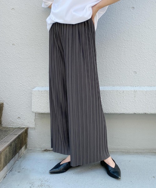 PICCIN（ピッチン）の「ナロープリーツパンツ（その他パンツ・レディース・チャコールグレー/ブラック/ブラウン・M）」の2枚目の写真