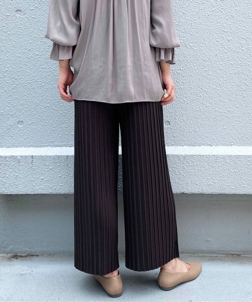 PICCIN（ピッチン）の「ナロープリーツパンツ（その他パンツ・レディース・チャコールグレー/ブラック/ブラウン・M）」の5枚目の写真