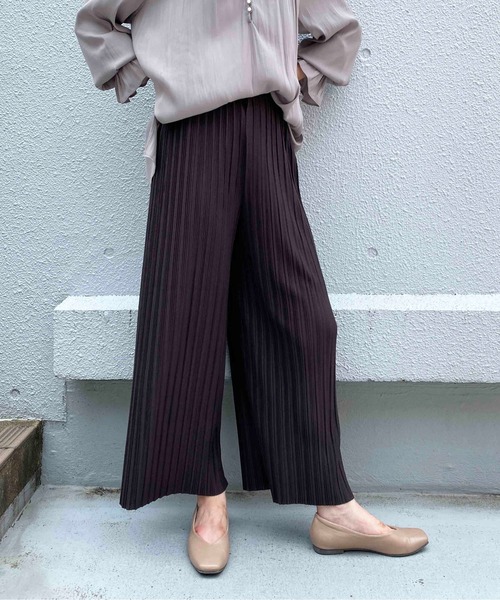 PICCIN（ピッチン）の「ナロープリーツパンツ（その他パンツ・レディース・チャコールグレー/ブラック/ブラウン・M）」の4枚目の写真