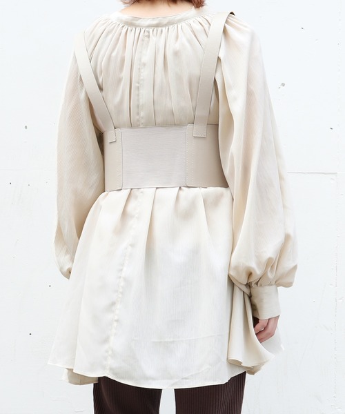 PairPair(ペアペア)の「楊柳ブラウス×ハーネスベルトSET(シャツ/ブラウス・レディース・アイボリー/モカ・FREE)」の6枚目の写真