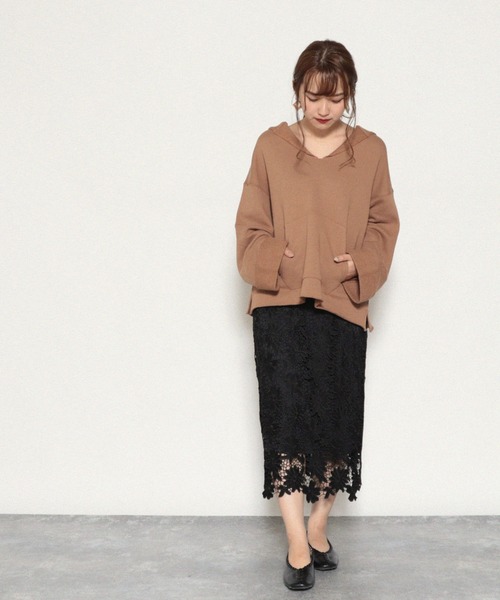 Cheek(チーク)の「スエードレースタイトスカート(スカート・レディース・ブラック/ブラウン/ベージュ・MEDIUM)」の15枚目の写真