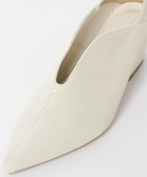 KBF（ケイビーエフ）の「ポインテッドトゥスエードブーティ（ブーツ・レディース・イエロー/ブラウン/グレー系その他・36/38/37）」の4枚目の写真