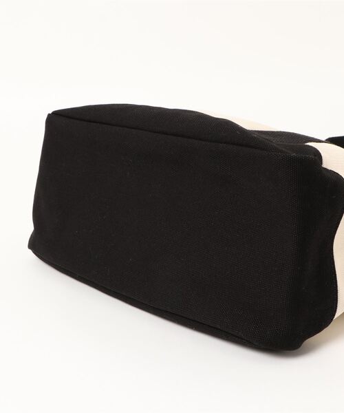 LBC（エルビーシー）の「キャンバス仕切りA4トートバッグ（トートバッグ・レディース・ブラック/ベージュ/ネイビー/カーキブラウン・FREE）」の6枚目の写真