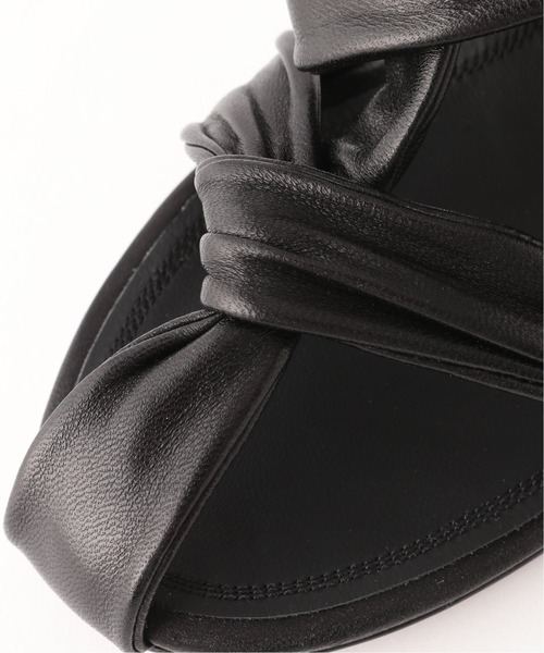 Deuxieme Classe（ドゥーズィエムクラス）の「*【NEOUS/ネオアス】 フラットストラップサンダル(8CM)（サンダル・レディース・ブラック・37/36/35/38/39）」の4枚目の写真