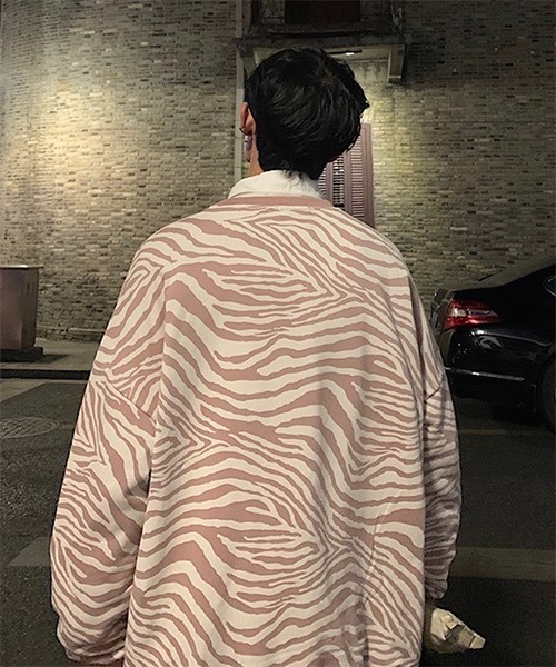 WESTBOY（ウエストボーイ）の「【WB ORIGINALS】 Zebra Printed Long-sleeve Sweat WO21W06TP（ニット/セーター・メンズ・ホワイト/グレー/カーキ・M/L/XL）」の22枚目の写真