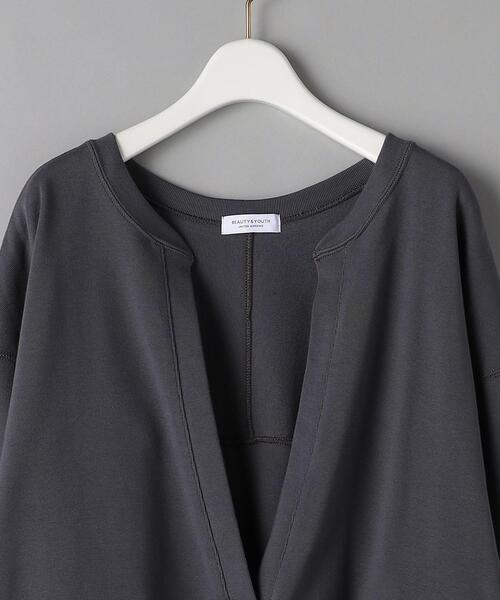 BEAUTY&YOUTH UNITED ARROWS(ビューティーアンドユースユナイテッドアローズ)の「BY ディープVネックロングスリーブカットソー(Tシャツ/カットソー・レディース・ダークグレー/ライトピンク/ケリー・FREE)」の5枚目の写真