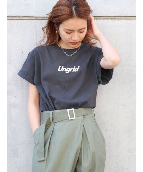 Ungrid（アングリッド）の「【10周年限定】UngridロゴTee（Tシャツ/カットソー・レディース・オフホワイト/チャコールグレー/ベージュ・FREE）」の6枚目の写真