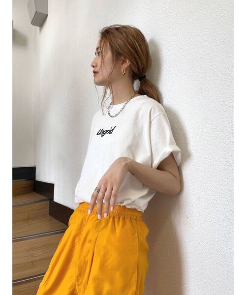 Ungrid（アングリッド）の「【10周年限定】UngridロゴTee（Tシャツ/カットソー・レディース・オフホワイト/チャコールグレー/ベージュ・FREE）」の19枚目の写真