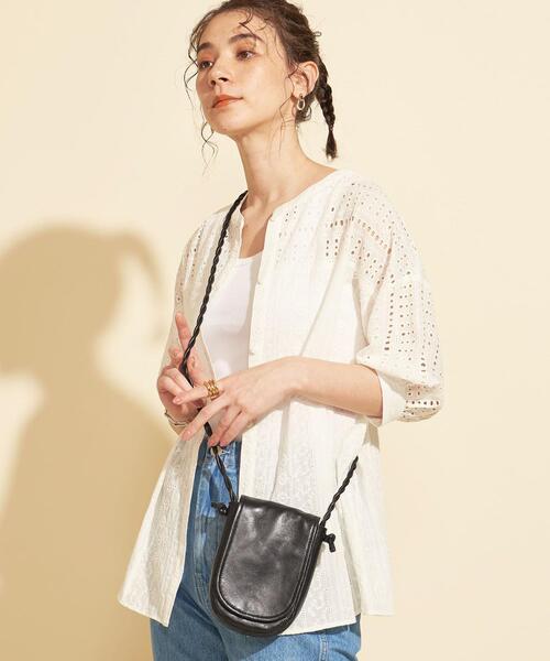 BEAUTY&YOUTH UNITED ARROWS（ビューティーアンドユースユナイテッドアローズ）の「BY∴ レザーフラップツイストショルダーバッグ（ショルダーバッグ・レディース・ライトグレー/ブラック・FREE）」の14枚目の写真