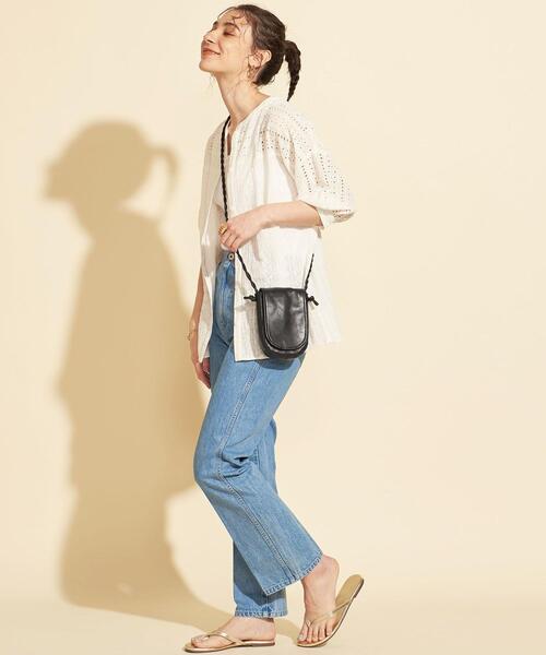 BEAUTY&YOUTH UNITED ARROWS（ビューティーアンドユースユナイテッドアローズ）の「BY∴ レザーフラップツイストショルダーバッグ（ショルダーバッグ・レディース・ライトグレー/ブラック・FREE）」の7枚目の写真