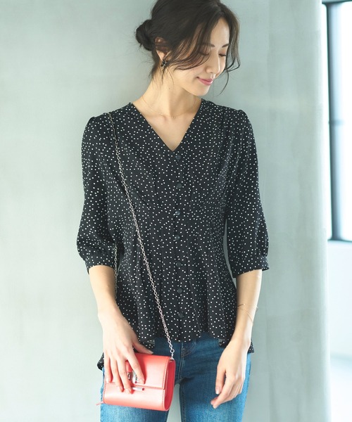 RUIRUE BOUTIQUE(ルイルエブティック)の「2way 洗える | ウエストタックデザインブラウス | 半袖 Vネック トップス 体型カバー オフィスカジュアル 通勤服 華やか ブラウス(シャツ/ブラウス・レディース・グレイッシュベージュ/ライトカーキ/ホワイト/ブラック/ネイビー/グリーン系1/アッシュ/ブラック系1・S/M/L/LL/3L/4L/5L)」の18枚目の写真