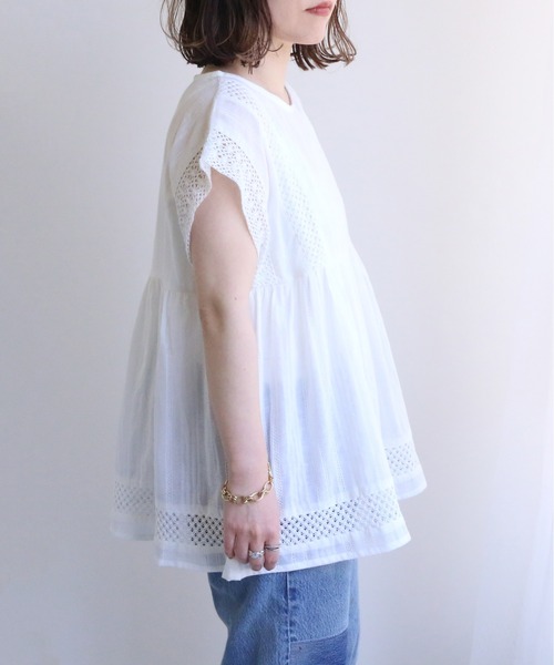 TRIANGLE PALETTE（トライアングルパレット）の「カラミドビーレースブラウス（シャツ/ブラウス・レディース・ブラック/オフホワイト/テラコッタ/ターコイズブルー・FREE）」の2枚目の写真