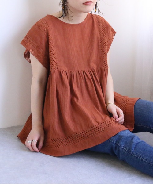 TRIANGLE PALETTE（トライアングルパレット）の「カラミドビーレースブラウス（シャツ/ブラウス・レディース・ブラック/オフホワイト/テラコッタ/ターコイズブルー・FREE）」の4枚目の写真