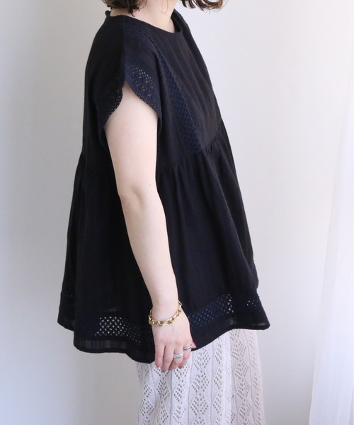 TRIANGLE PALETTE（トライアングルパレット）の「カラミドビーレースブラウス（シャツ/ブラウス・レディース・ブラック/オフホワイト/テラコッタ/ターコイズブルー・FREE）」の8枚目の写真