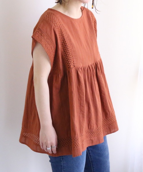 TRIANGLE PALETTE（トライアングルパレット）の「カラミドビーレースブラウス（シャツ/ブラウス・レディース・ブラック/オフホワイト/テラコッタ/ターコイズブルー・FREE）」の15枚目の写真