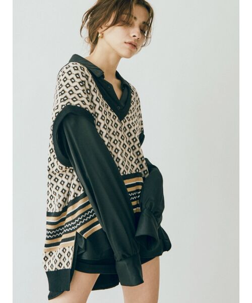 EVRIS（エヴリス）の「ショルダーギャザーシャツ（シャツ/ブラウス・レディース・ホワイト/ブラック/グリーン・FREE）」の3枚目の写真