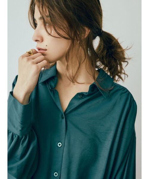 EVRIS（エヴリス）の「ショルダーギャザーシャツ（シャツ/ブラウス・レディース・ホワイト/ブラック/グリーン・FREE）」の8枚目の写真