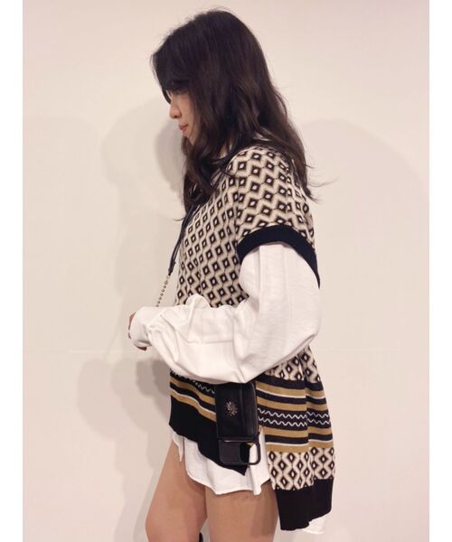 EVRIS（エヴリス）の「ショルダーギャザーシャツ（シャツ/ブラウス・レディース・ホワイト/ブラック/グリーン・FREE）」の15枚目の写真