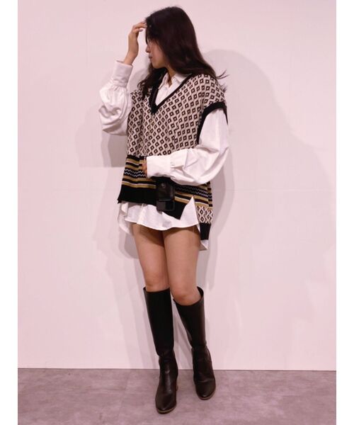 EVRIS（エヴリス）の「ショルダーギャザーシャツ（シャツ/ブラウス・レディース・ホワイト/ブラック/グリーン・FREE）」の17枚目の写真