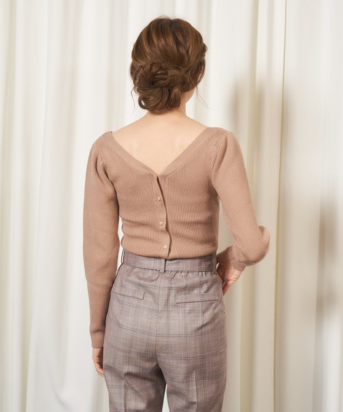 MIIA(ミーア)の「2WAYパワーショルダーニット(ニット/セーター・レディース・オフホワイト/ベージュ/パープル/ブラック/ブルー/ピンク・FREE)」の10枚目の写真