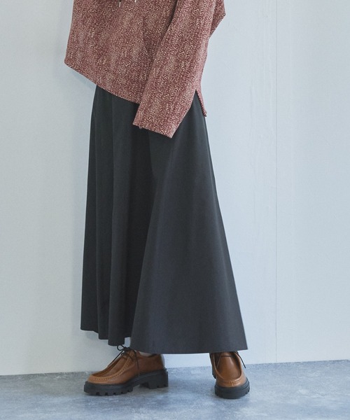 audrey and john wad（オードリーアンドジョンワッド）の「タフタマーメイドフレアスカート（スカート・レディース・レッド/ブラック/ライトベージュ・M/S）」の2枚目の写真