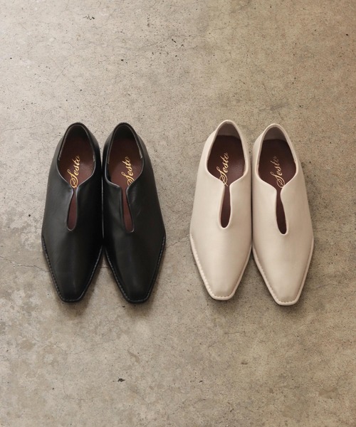 SESTO(セスト)の「ステッチデザインローヒールVカットマニッシュパンプス(パンプス・レディース・ブラック/アイボリー・22.5cm/24.5cm/23.0cm/23.5cm/25.0cm/24.0cm)」の5枚目の写真