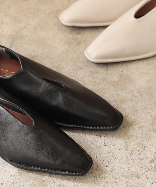 SESTO(セスト)の「ステッチデザインローヒールVカットマニッシュパンプス(パンプス・レディース・ブラック/アイボリー・22.5cm/24.5cm/23.0cm/23.5cm/25.0cm/24.0cm)」の8枚目の写真