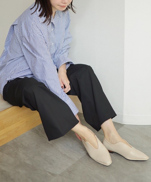 SESTO(セスト)の「ステッチデザインローヒールVカットマニッシュパンプス(パンプス・レディース・ブラック/アイボリー・22.5cm/24.5cm/23.0cm/23.5cm/25.0cm/24.0cm)」の18枚目の写真