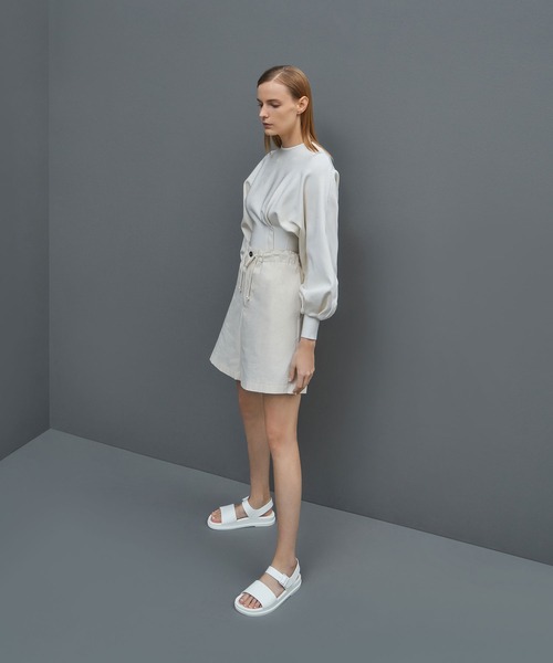 CHARLES & KEITH（チャールズ & キース）の「バックルストラップ フラットフォームサンダル / Buckle Strap Flatform Sandals（サンダル・レディース・ホワイト/ブラック/ライラック・23cm/23.5cm/24.5cm/25cm/25.5cm）」の6枚目の写真