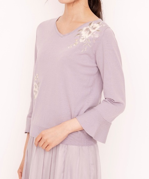 WILLSELECTION（ウィルセレクション）の「アップリケ刺繍フレアスリーブニット（ニット/セーター・レディース・ネイビー/アイボリー/ラベンダー・MEDIUM）」の12枚目の写真