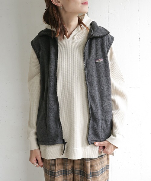URBAN RESEARCH DOORS（アーバンリサーチドアーズ）の「SUNRISE MILL　Full zip vest fleece（ベスト・レディース・チャコールグレー/パープル・ONE）」の2枚目の写真