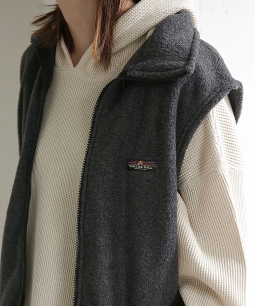 URBAN RESEARCH DOORS（アーバンリサーチドアーズ）の「SUNRISE MILL　Full zip vest fleece（ベスト・レディース・チャコールグレー/パープル・ONE）」の9枚目の写真