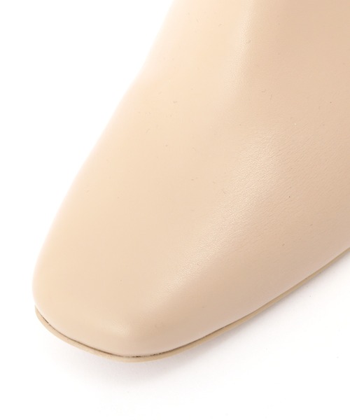 NATURAL BEAUTY BASIC（ナチュラルビューティーベーシック）の「スクエアショートブーツ（ブーツ・レディース・ブラック/ベージュ・23.5cm/24.0cm/24.5cm/23.0cm）」の10枚目の写真