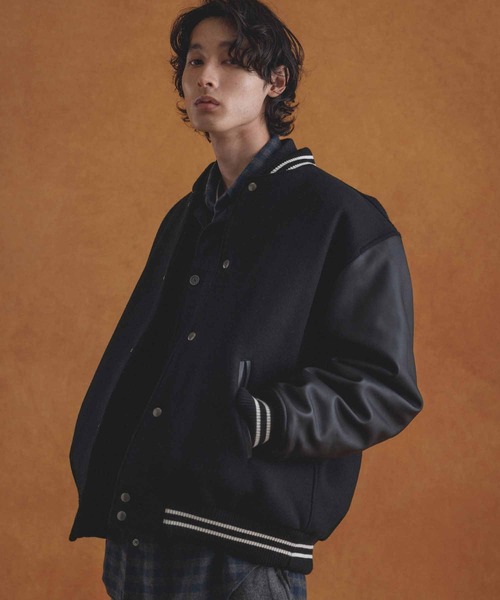 ADAM ET ROPE'（アダムエロペ）の「〈SHARE CLOSETシリーズ〉オーバーサイズ アワードジャケット/UNISEX（スタジャン・メンズ・ブラック/イエロー系その他3・M/L）」の19枚目の写真