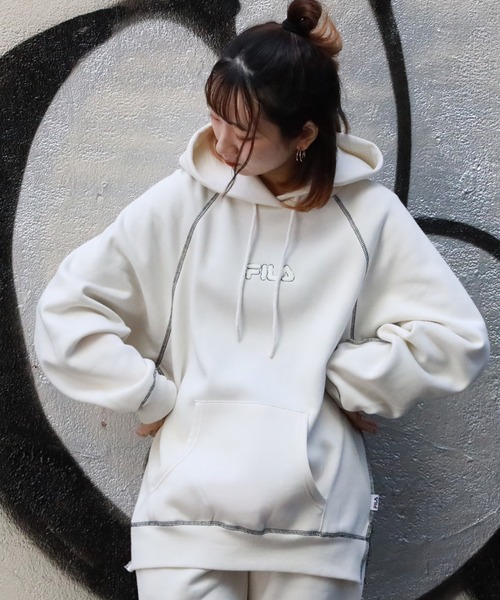 FILA（フィラ）の「【FILA】あったか配色ステッチパーカー（パーカー・レディース・オフホワイト/ブルー/ブラック・M/L）」の2枚目の写真