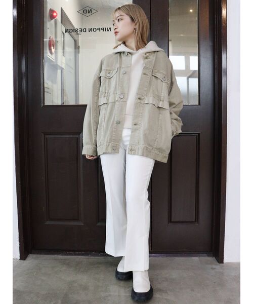 MURUA(ムルーア)の「スリムフィットフレアパンツ(スラックス・レディース・アイボリー/ブラック/ライトブルー・1/2)」の10枚目の写真