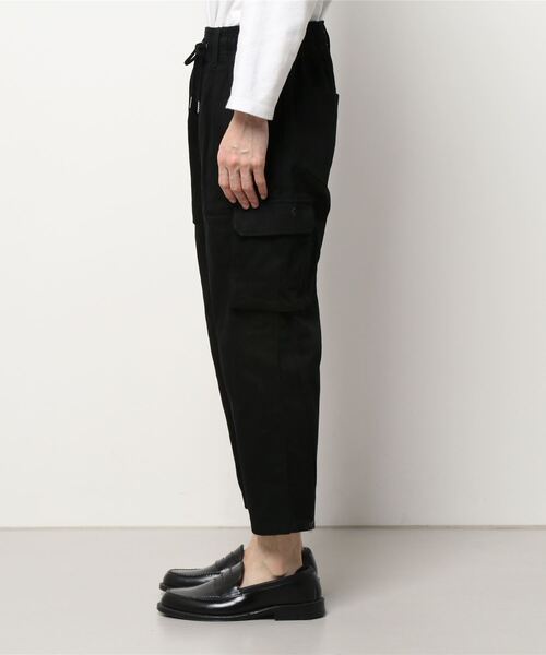 ADAM ET ROPE'(アダムエロペ)の「【アウトレット店舗・WEB限定】裏起毛イージーカーゴパンツ(その他パンツ・メンズ・グリーン系その他/ブラック・L/LL/M)」の4枚目の写真