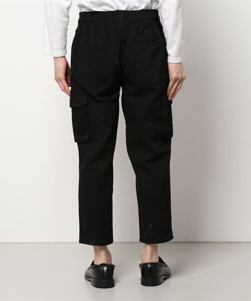 ADAM ET ROPE'(アダムエロペ)の「【アウトレット店舗・WEB限定】裏起毛イージーカーゴパンツ(その他パンツ・メンズ・グリーン系その他/ブラック・L/LL/M)」の3枚目の写真