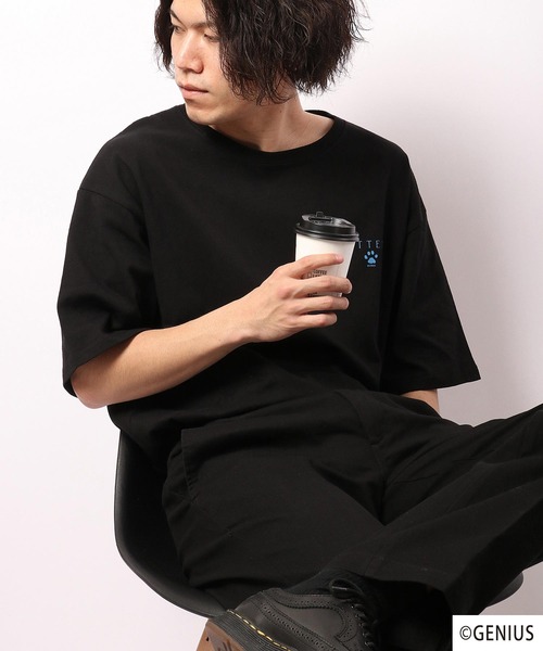 FUNALIVE(ファンアライブ)の「なめねこ プリントオーバーTee(Tシャツ/カットソー・メンズ・ホワイト系その他2/ホワイト系その他3/ブラック系その他2/ブラック系その他3/ブルー系その他/ブラック系その他/ホワイト系その他/ブラック/ブルー/ホワイト・LL/M/L)」の1枚目の写真